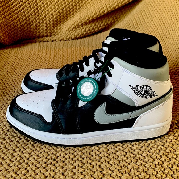 Air Jordan Size 8 1/2 mens. Authentic brand new - Picture 1 of 4